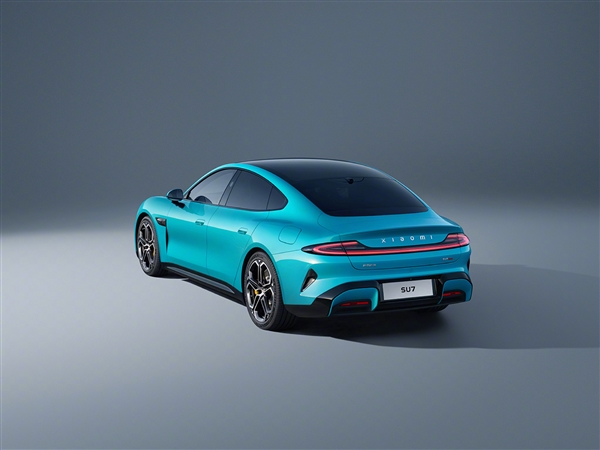 重庆时时彩：小米汽车SU7海湾蓝/橄榄绿/雅灰实拍图对比！三款配色你选谁