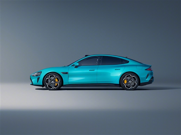 重庆时时彩：小米汽车SU7海湾蓝/橄榄绿/雅灰实拍图对比！三款配色你选谁