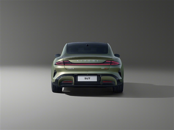重庆时时彩：小米汽车SU7海湾蓝/橄榄绿/雅灰实拍图对比！三款配色你选谁