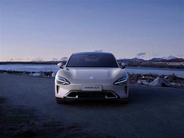 重庆时时彩：小米汽车SU7海湾蓝/橄榄绿/雅灰实拍图对比！三款配色你选谁