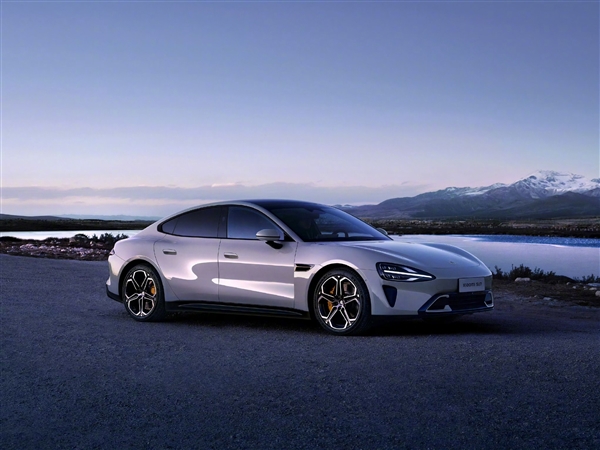 重庆时时彩：小米汽车SU7海湾蓝/橄榄绿/雅灰实拍图对比！三款配色你选谁