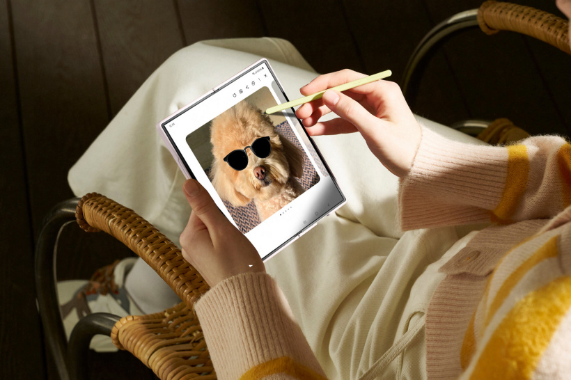 蓝狮平台注册:当 AI 迈向折叠屏时代,三星 Galaxy Z Fold6 凭什么成为引领者